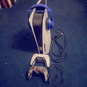Ps5,Headset, 2 Wireless Controllers 350.00$$$